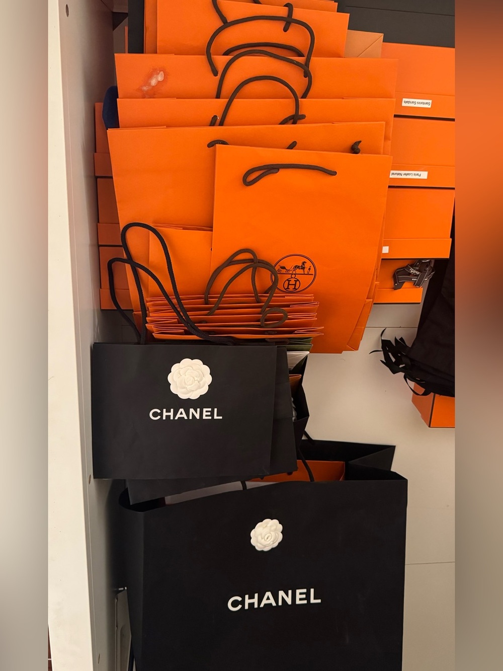 Hermes boxes, dustbags and shopping bags - Picture 3 of 3